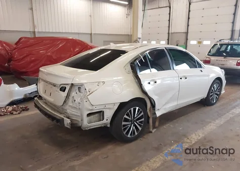 2018 Subaru Legacy 2.5I Premium из США, поврежденный, VIN 4S3BNAF60J3039747